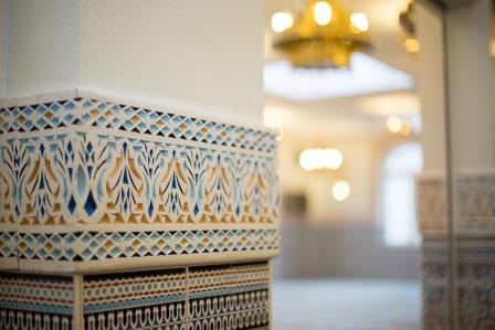 Säule mit orientalischem Muster in einer Moschee